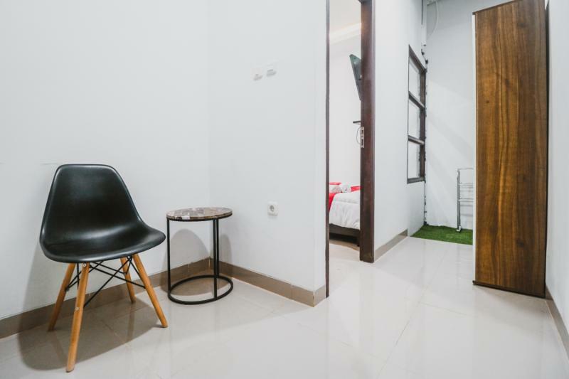 Hotel Reddoorz @ Limo Depok Exteriér fotografie