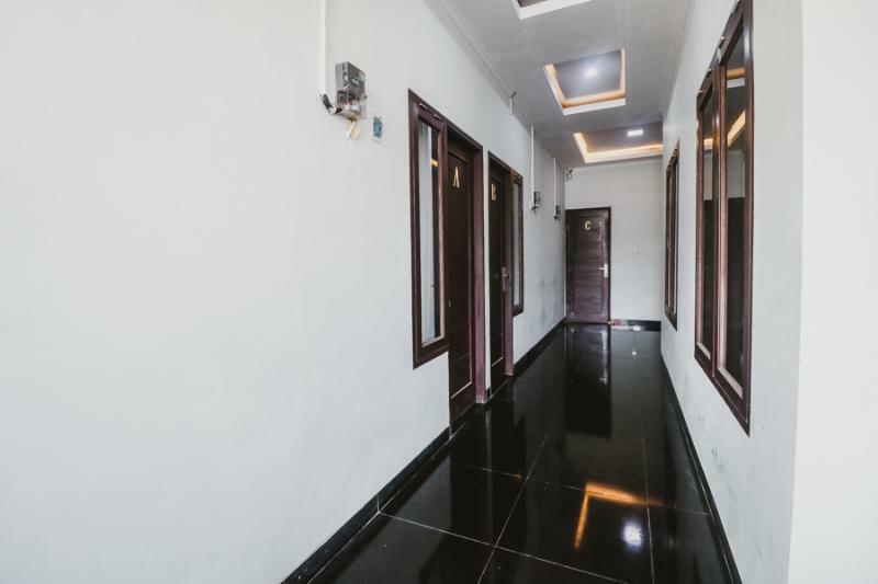 Hotel Reddoorz @ Limo Depok Exteriér fotografie